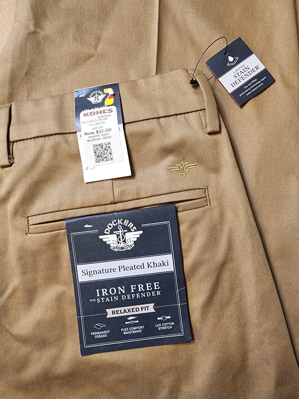 Dockers Signature Pleated Khaki Relaxed Fit Brown Pants Small